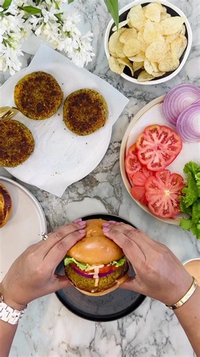 Satisfy your burger cravings in the best way with these healthy, easy, and utterly delicious Masala Chickpea Burgers! Recipe linked in the comments. #ministryofcurry #burgertime #vegetarianrecipes #dinnerideas | Ministry of Curry
