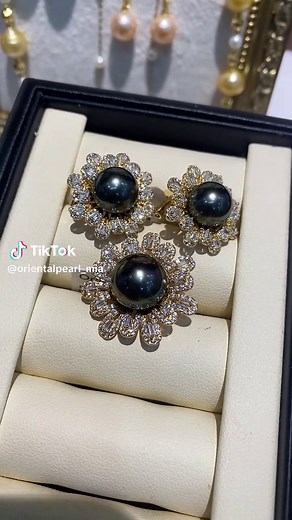 Get this girl!#pearl #genuinepearls #ring #earrings #seawaterpearl