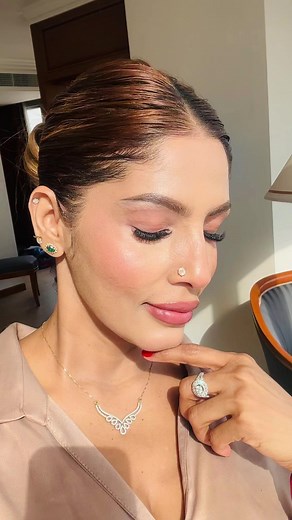 37K views · 295 reactions | 鹿鹿 | Makeup Vanity by Bristy | Facebook