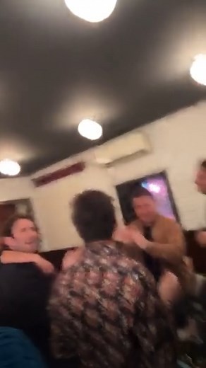 11K views · 86 reactions | Los actores de la mítica serie #Aída se reúnen para celebrar el 18 aniversario del estreno de la serie | El Español | Facebook