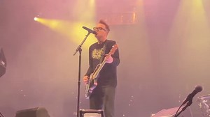 blink-182 tocando por 1ra vez "Wendy Clear" en este nuevo Tour 🏟️ Dickies Arena 🇺🇸 Fort Worth, TX 📹: YT/@jlc2934 | Blink-182 Paraguay