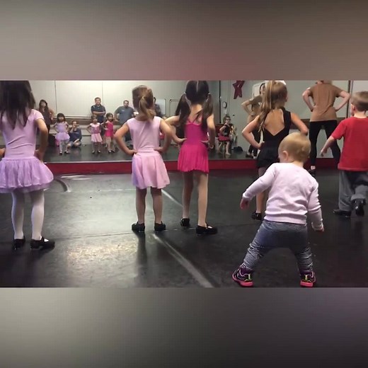 Dance like no ones watching | Kyoot TV