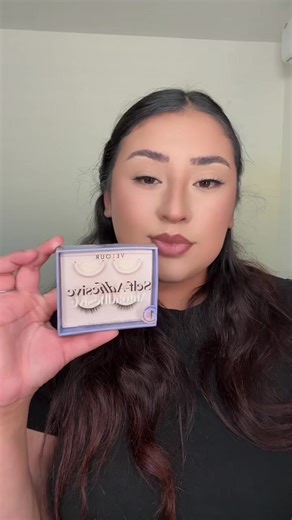 These lashes are perfect for an everyday makeup look ! @velourbeauty thank I absolutely love them! #velourlashes #velourbeauty #velour #lashes #selfadhesivelashes #foryoupage #fyp #fypage
