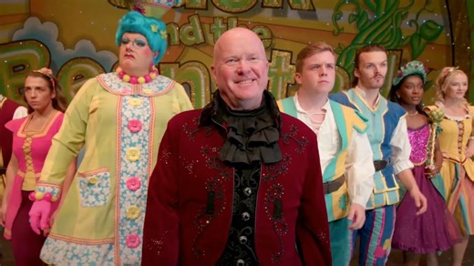 EastEnders' Steve McFadden avoids BBC bosses ban on appearing in panto