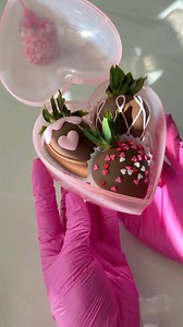 2.5M views · 37K reactions | the heart boxes are from Target  . . . #chocolatecoveredstrawberries #valentinesday #valentinesdaytreats #valentinesdaygift #valentinesdaygiftideas | Jessica Sotelo | Facebook