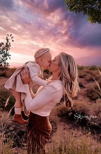 #MajčinDan 🎶💐 Skladatelj: B. Čulinović Angelo ℗ 2013 DAMMIC Video: Škrinjica | Škrinjica