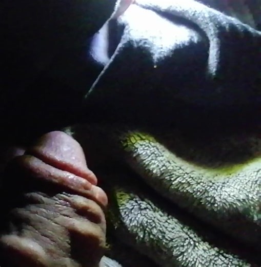 Maggots under my cock skin