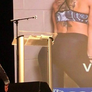 Impromptu guest posing at the @popeyesfallclassic with @flex_lewis and @nathandeasha had a blast in Vancouver! I usually don’t guest pose out of shape even more so since i still have the marks from the burns all over me still. That being said i haven’t been on stage since NY Pro and this was good to be on stage again and hearing the crowds response was awesome. Thank you BC for all your hospitality and thank you to @tarikrahiman22 for putting on a badass show! Can’t wait to@be back again next ye