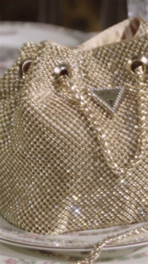 How GORGEOUS is this new @guess bag?!  The Lua Pouch is available in silver and gold ✨Go get it now, babe #EddysBrandstore #eddyseindhoven #eddys #eindhoven #guess #guessbag #guessbags | Eddy's | Facebook