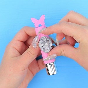 47K views · 301 reactions | Makeup Challenge! 9 DIY Mermaid Makeup vs Fairy Makeup. Full video: https://youtu.be/S27D0yv31f8 | Troom Troom | Facebook