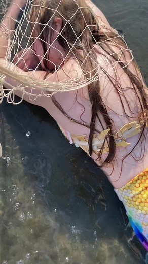 POV: you find your mermaid friend washed up in a net 😥 #mermaid #mermaidtok #mermaidtail #realmermaid #mermaidfound #mermaidfootage #mermaidsighting #ohnocleo #ohnorcleorr #mermaidbeach #mermaidzelda #deadmermaid #beachedmermaid