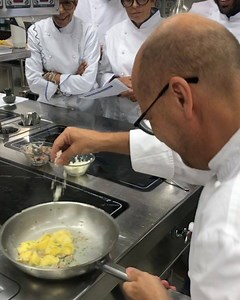 7.2K views · 385 reactions | Oggi lezione in cucina sui "Fagottelli" #heinzbeckmaster | Heinz Beck | Facebook