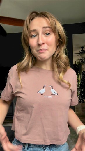 Tis the season to show some belly. And bird puns, but it’s always the season for that #birdpuns #birdlovers #birdsofinstagram | Moe Sews Embroidery