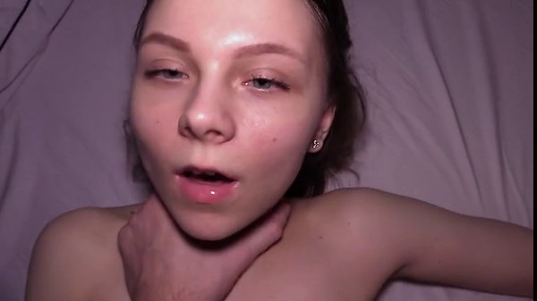 18-летняя идеальная покорная игрушка для траха