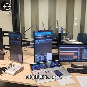 11K views · 82 reactions | Több műsorban is hallani a hangját hajnaltól estig, de Balog Tamás legújabb kulissza videójának köszönhetően most az egyszer látni is lehet Gergácz Anikó szerkesztő-műsorvezetőt, aki már nem is volt olyan álmos a Hajnal-táj élő adása után.  #kossuthradio #video #arcahangmogott #balogtamas | Kossuth Rádió | Facebook