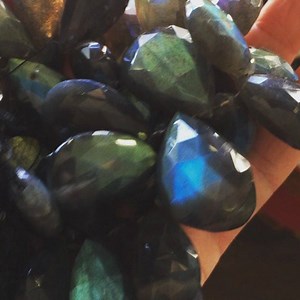 This labradorite is mesmerizing!! So much blue shining through. #labradorite #naturalstones #whatshallwemaketoday | Bella Vita Jewelry | Facebook
