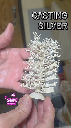 Casting a big flask of silver! Lots of orders to fill lately! #jewelrydesigner #gemlover #handmadejewelry #silverjewelry | Robbins Jewelry