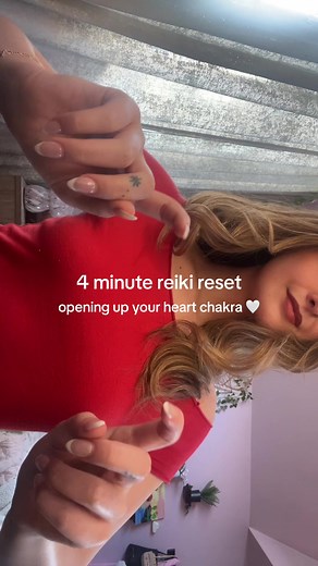 Heart Chakra Healing: A 4-Minute Reiki ASMR Session