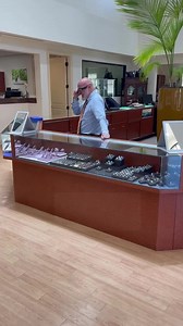 ️ Now through July 4th, free Bose audio sunglasses with a $500 purchase or more! | Diamond District | Facebook