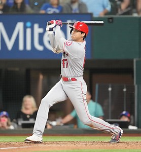 大谷翔平　２戦連発の３号２ラン「ギリギリ入ってくれてよかったです」 - ＭＬＢ : 日刊スポーツ