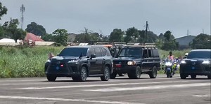 President Boakai Inspects New Police Escort Motorcycles for Presidential Motorcade Monrovia – Earlier on Tuesday, President Joseph Nyuma Boakai inspected a fleet of police escort motorcycles set to be integrated into the presidential motorcade. The inspection was conducted in the presence of the Director of the Executive Protection Service (EPS), Mr. Sam Gaye, who oversaw the process to ensure a smooth assessment. According to Liberia National Police Inspector General Gregory Coleman, the additi