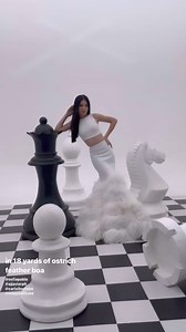 in 18 yards of ostrich feather boa 懶 @sofiapablo @ajjavierph...