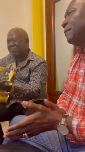 Sam Mbende Officiel et Belka Tobis, la méga star , deux monuments, qui revisitent l'un des plus gros classique de la musique Camerounaise. Aucune autre scène ne peut rivaliser avec tel moment de partage. Qui peut nous donner le titre de ce grand classique ? On va voir les connaisseurs. #PartagezQuandcestBien #237RaisonsDexceller | School Mo by Bimstr