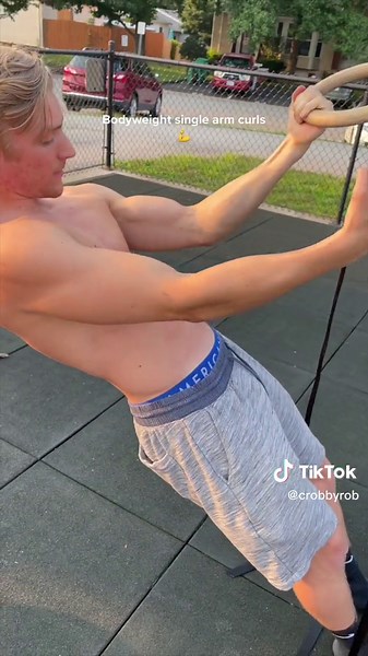 Calisthenics for Biceps: Bodyweight Curl Techniques