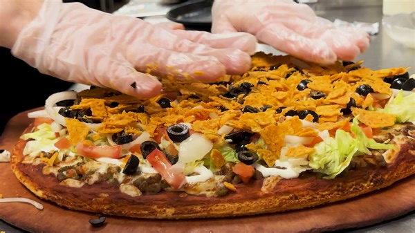 It's the weekend! Treat yourself to hot and fresh Taco Supreme pizza tonight at HappyJoes.com. | Happy Joe's Pizza