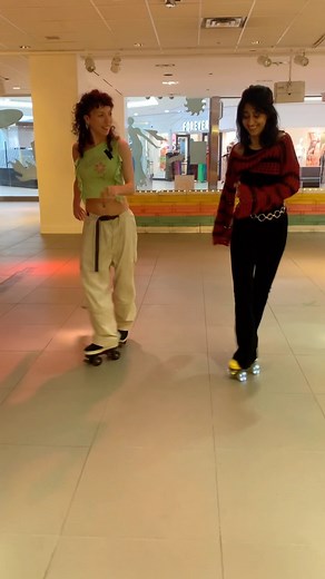 So thankful for this community! 💖🛼 Yesterday was so much fun.. I can’t remember the last time I laughed this hard 👀 Thank you @susoskateco for creating spaces for us to express our joy for rollerskating & grow our community 🤩 | RetroRoller