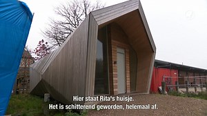 248K views · 2K reactions | Hetty bouwt een mantelzorghuisje voor haar zieke vriendin, maar van de gemeente mag ze niet verhuizen. | Hart van Nederland | Facebook
