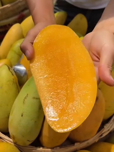 Healthy and tasty fruits 🥭🍊🥝🍓#asmr #fruits #fresh #healthy #tiktok @FRÛÏT ÖPÏÃ🥝🥭🍊