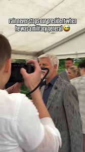 Déšť nikdy nezastavil našeho prezidenta Petr Pavel, když byl vojenským generálem. Stejně tak nás nesmí zastavit překážky, které přijdou do cesty. Síla se rodí právě v bouři.🇨🇿💪 | Mária Kabuďová