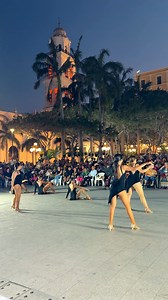 Excelente presentación de las chicas de la academia de baile "Salswing" en el zócalo de #Veracruz | Love Veracruz