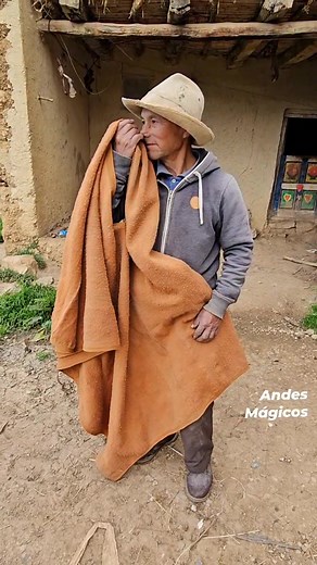 #Admirable arte textil// PONCHOS CALLWA #cultura #telar #andes #preinca #Inca #artesanía | Andes Mágicos