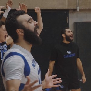 Nos équipes de volleyball 🚹🚺 ont entamé leur demi-finale respective en force vendredi 🔥 Maintenant, on termine le travail ce soir 💪 | CARABINS