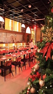 Christmas party ready? Base set, mood set 💄🎄 | Character Paris