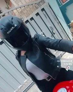 The best SHARP rated helmet in the price range BACK IN BLACK! 🖤 LS2 FF320 STREAM EVO DARK GLOSS BLACK Price at only 6,500 Taka Sizes: S, M, L, XL, XXL With 2 years of official warranty With up to 60,000 Taka accidental insurance SHARP RATED 4 out of 5 ⭐️ ⭐️ ⭐️ ⭐️ Drop down Sun Visor 🕶 AVAILABLE NEXT WEEK TikTok: https://vt.tiktok.com/ZSdqjjQKo/ | LS2 Helmets Bangladesh