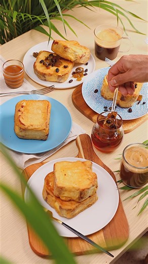 5.3K views · 163 reactions | ¿Ya probaste las nuevas torrejas de Tecleña? ✨ Torreja rellena de leche con miel de higo $1.65 unidad Torreja tradicional con panela $1.05 unidad Torreja de higo unidad $1.05 Torreja rellena de pudín de caramelo $1.75 #Tecleña #SemanaSanta #Torrejas | La Tecleña - Pastelería y Panadería | Facebook