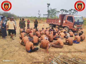 167K views · 5.8K reactions | မုံရွာ - အရာတော်လမ်းမှာ စစ်ကားတန်းကို...