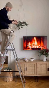 2.9K views | A szerelmes pároknak is készültünk valamivel idén! Nézd meg @zzzdenda kézzel készített karácsonyi dekorációját!   Kétajtós Világos Fa-Rattan Komód PASCO #karácsony #karacsony #karácsonyidekoráció #karácsonyfa #karácsonyi #karacsonyfa #karacsonyidekoracio #karacsonyidekor #karacsonyiajandek #karácsonyiajándék #karacsonyihangulat #karácsonyihangulat | Beliani Magyarország | Facebook