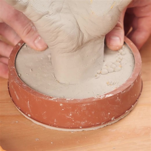 578K views · 940 reactions | Incredible Way To Mold Your Hand! | Bored Panda Art | Facebook