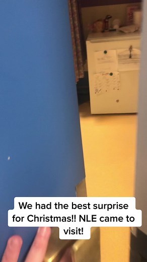 ¡La mejor sorpresa de Navidad! NLE Choppa visita a AJ