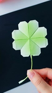 Four-leaf clover origami tutorial 🌿💚👍💖 | Art, Crafts and Journals