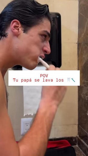 Claus | El payasito de mijo grabándome mientras me lavo los dientes ya nadie puede estar tranquilo caray #Reels #Comedia #POV #Papá #Regaño | Instagram