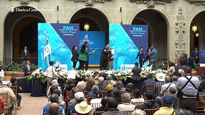 #VideoDCA l El presidente de la República notificó a 272 adultos mayores del departamento de Guatemala, su incorporación al PAM, con los cuales suman 3 771 beneficiarios. ⏯️Vea la nota👇🏻 https://youtu.be/s9-pDjAQBLg | Diario De Centro América