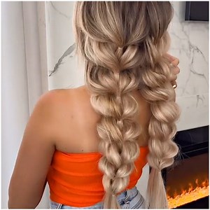 We're in love with bubble braids 😍 | MetDaan Hairstyles