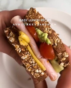 Avocado turkey sandwich to start the day right😆 | MetDaan Yummy