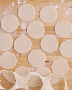 151K views · 1.4K reactions | Get creative with your cookies! These chocolate-dipped, churro-inspired cookies are perfect for everything from birthdays, to bake sales, to just-because! Get the recipe for Stuffed Churro Cookies: https://www.pillsbury.com/recipes/stuffed-churro-cookies/57be617e-566d-4d62-8ec2-b959379917da?utm_source=facebook&utm_medium=social_organic&utm_campaign=MSP_XX?&mktgimp=pbrbgpie | Pillsbury | Facebook