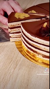 Opera dort. Francouzská klasika 🇫🇷 ▪️Biscuit Joconde ▪️Odlehčený kávovo-máslový krém ▪️Hořká ganache ▪️Křupavá čokoládová poleva ▪️Savoir faire (hlavně přesný postup:) | Sweet Flow